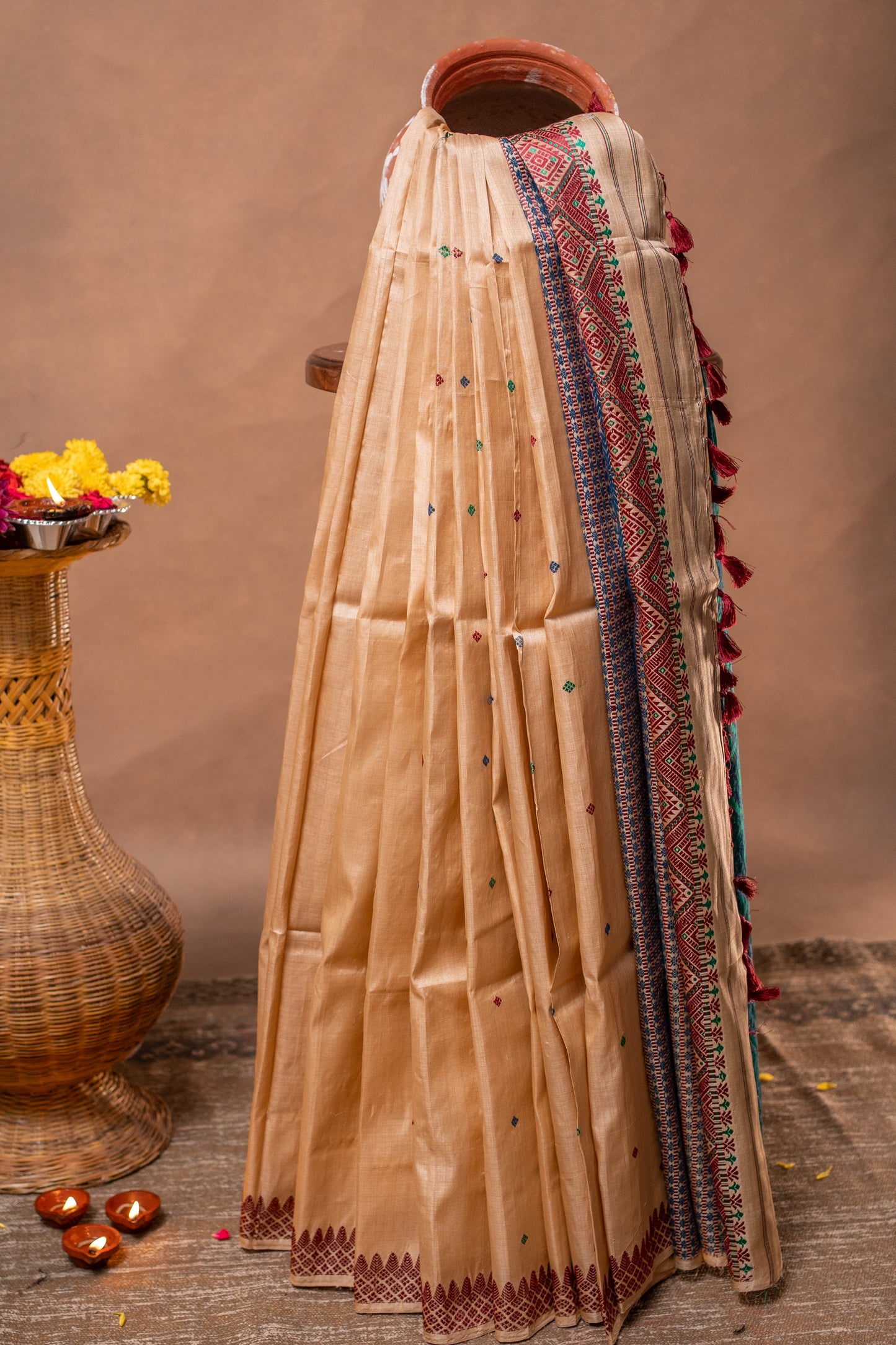 Assam Handloom Pure Tussar Silk Saree – Temple Border Weave in Festive Ivory and Multicolor Pallu Multicolor One size