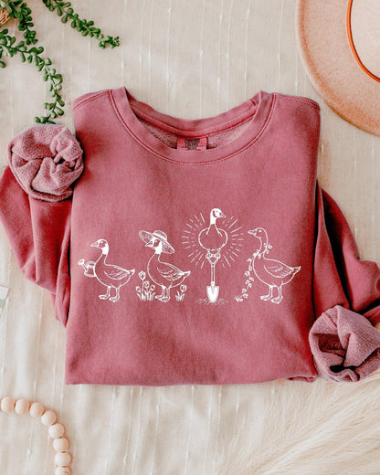Goose Gardening Plant Lady Comfort Colors Garment-Dyed Sweatshirt – Floral Nature Graphic Crimson