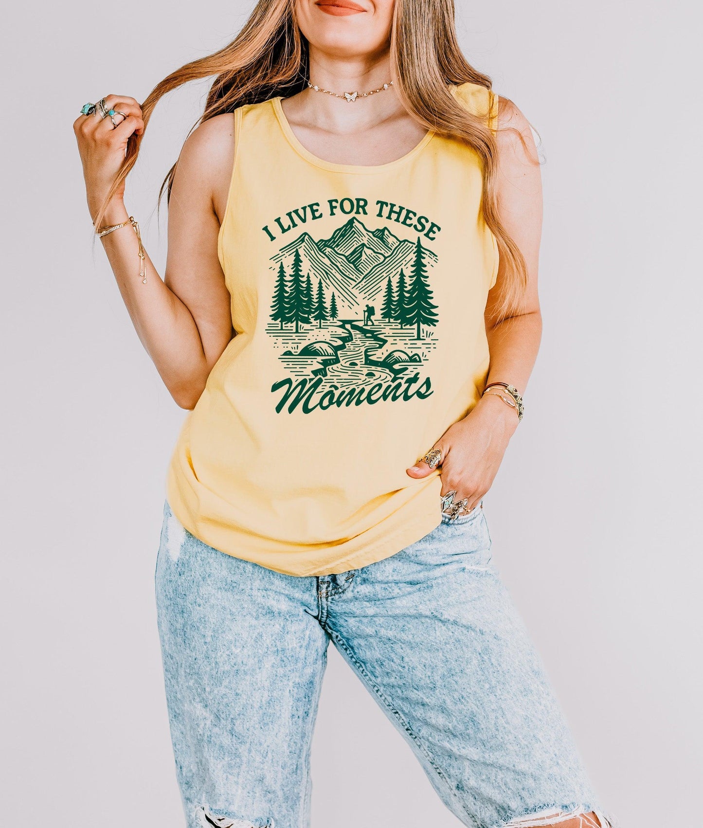 I Live for These Moments Mountain Tank Top – Comfort Colors Camping Hiking Nature Graphic Butter