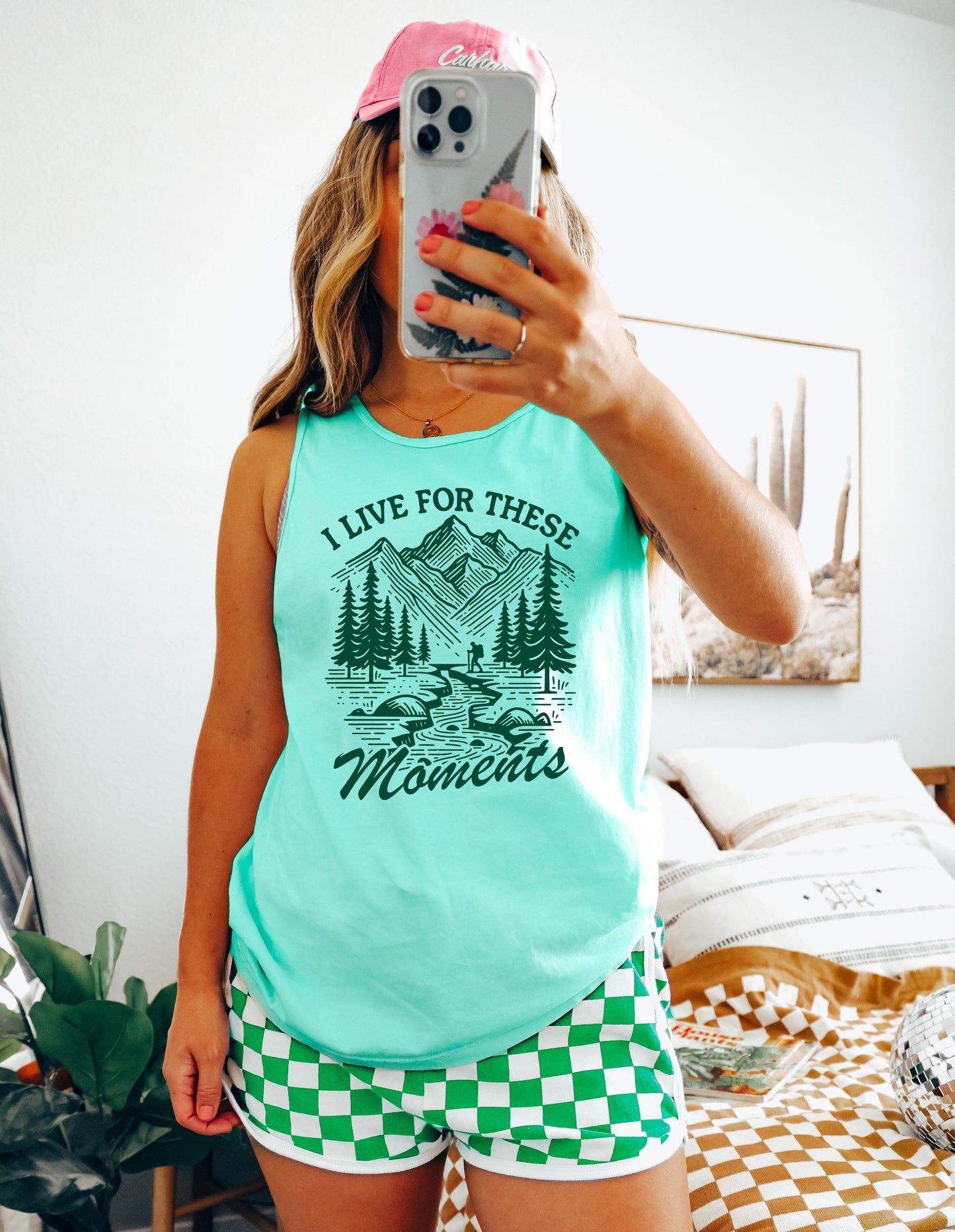 I Live for These Moments Mountain Tank Top – Comfort Colors Camping Hiking Nature Graphic Island Reef