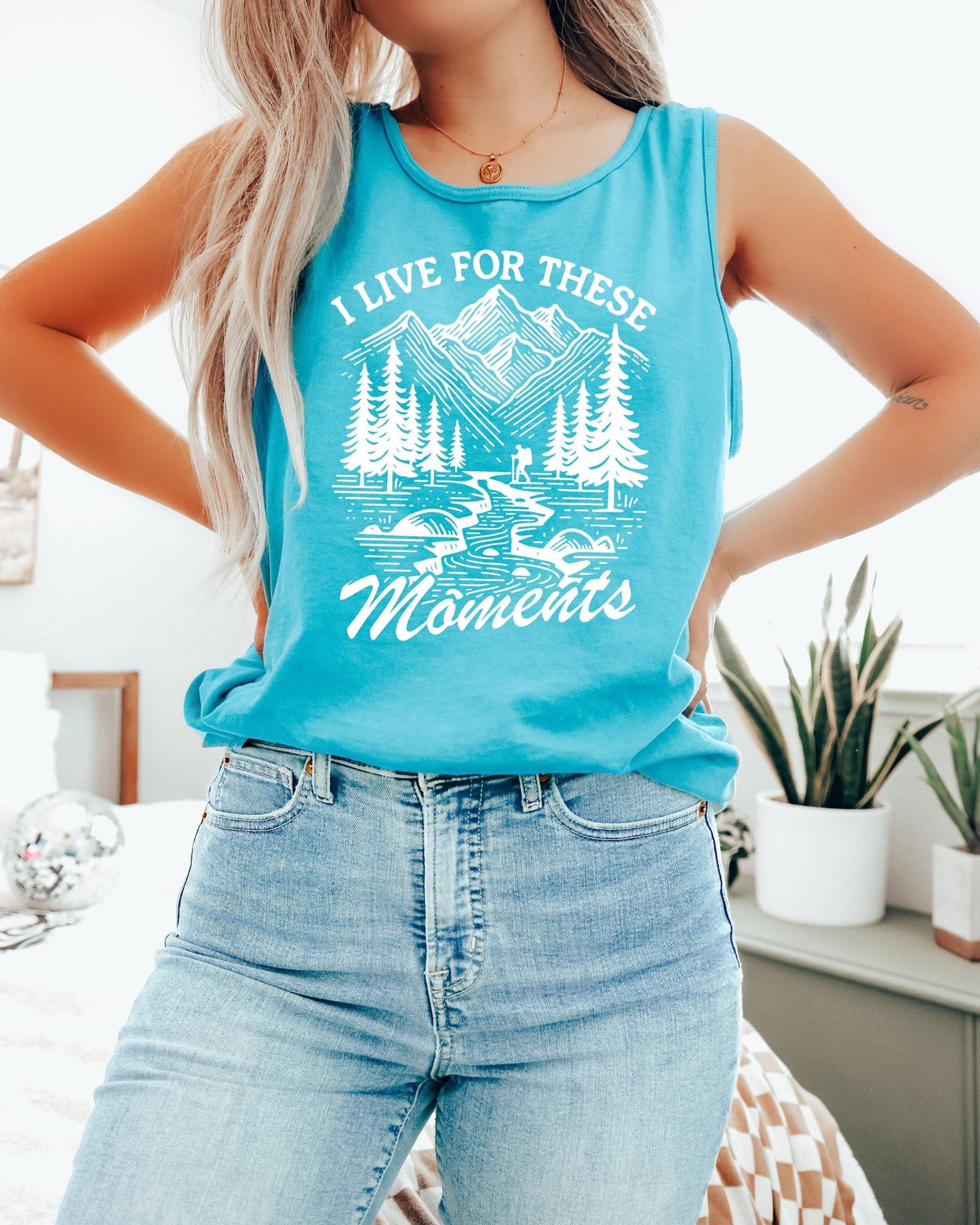 I Live for These Moments Mountain Tank Top – Comfort Colors Camping Hiking Nature Graphic Lagoon