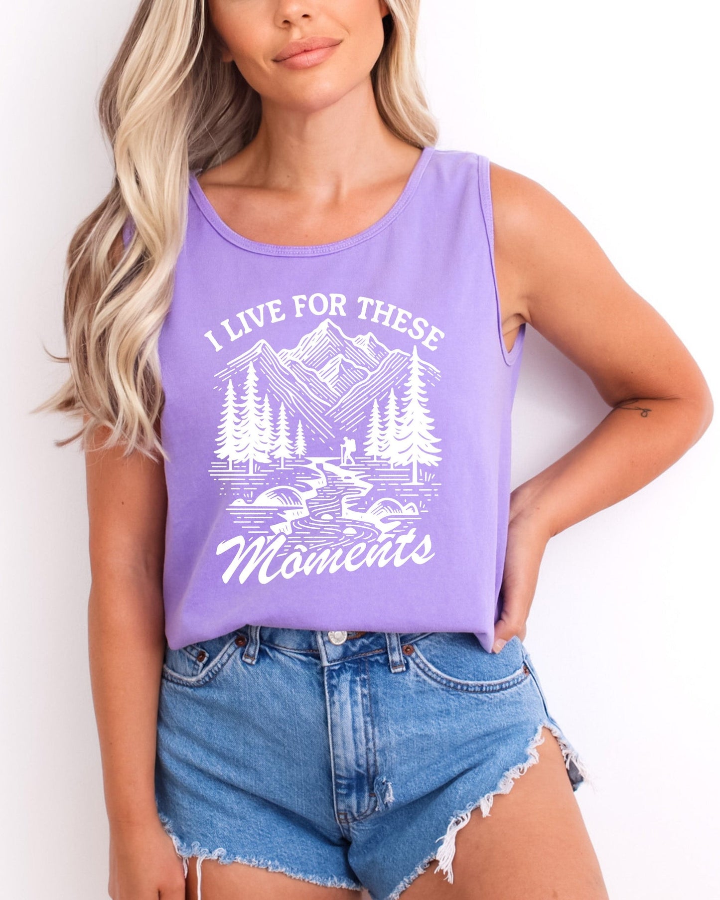 I Live for These Moments Mountain Tank Top – Comfort Colors Camping Hiking Nature Graphic Violet