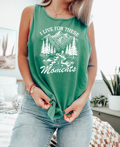I Live for These Moments Mountain Tank Top – Comfort Colors Camping Hiking Nature Graphic Light Green