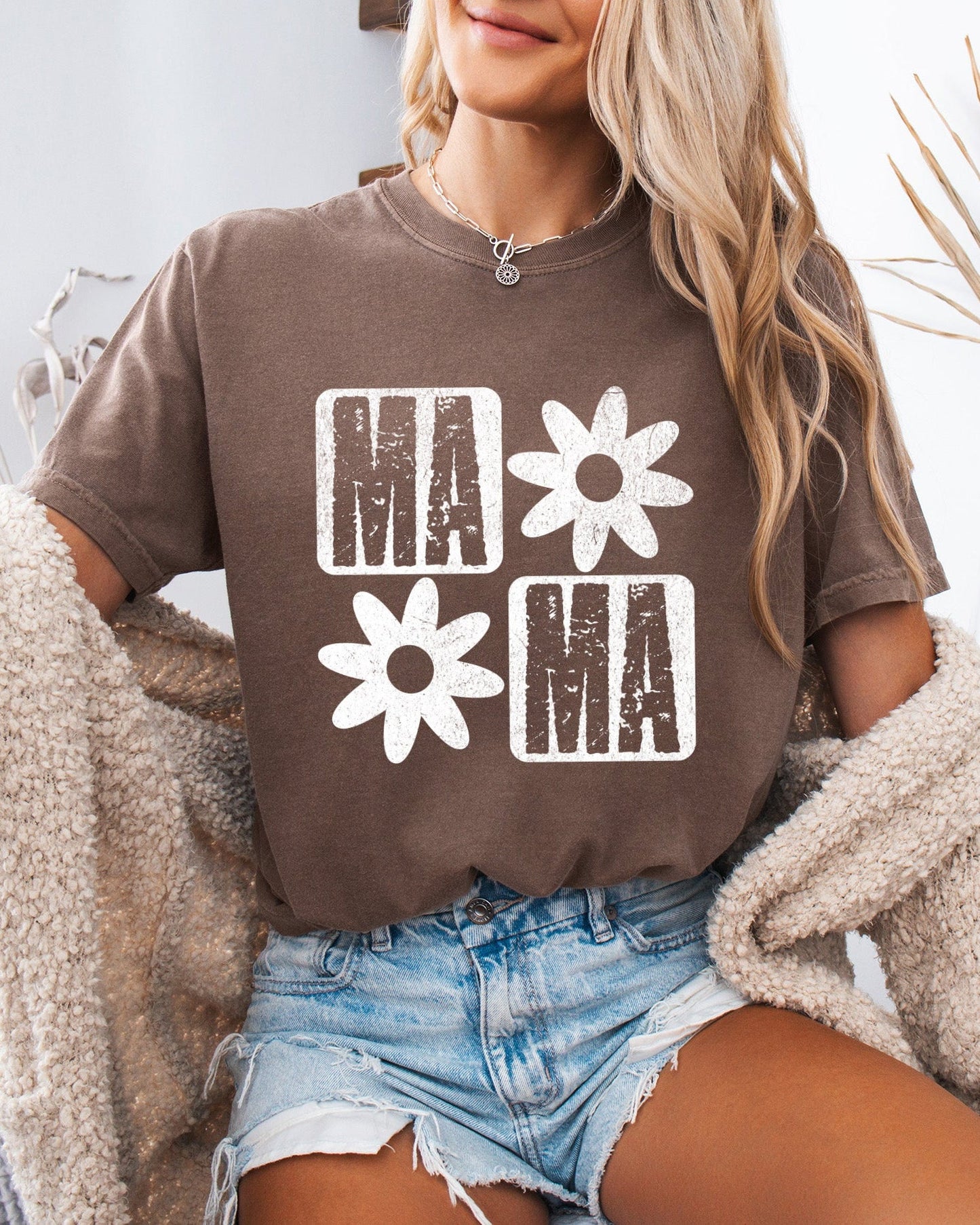 Mama Flower Comfort Colors T-Shirt – Floral Graphic Garment-Dyed Mom Tee Espresso