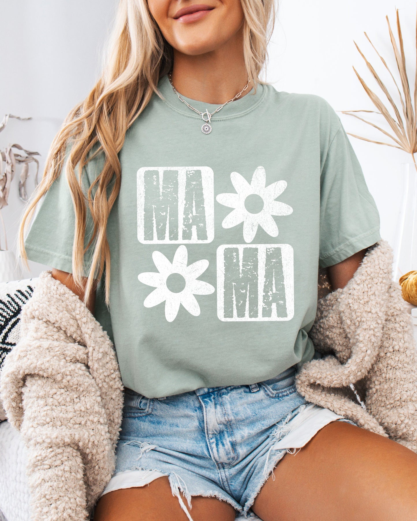Mama Flower Comfort Colors T-Shirt – Floral Graphic Garment-Dyed Mom Tee Bay