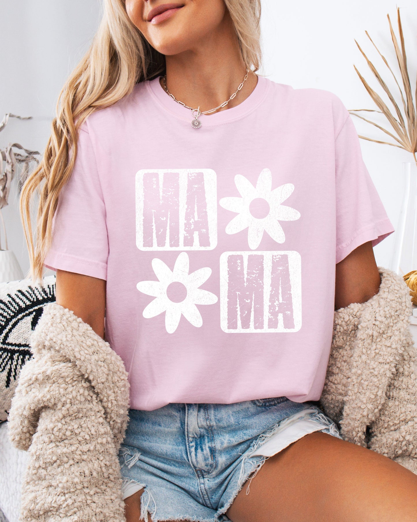 Mama Flower Comfort Colors T-Shirt – Floral Graphic Garment-Dyed Mom Tee Blossom