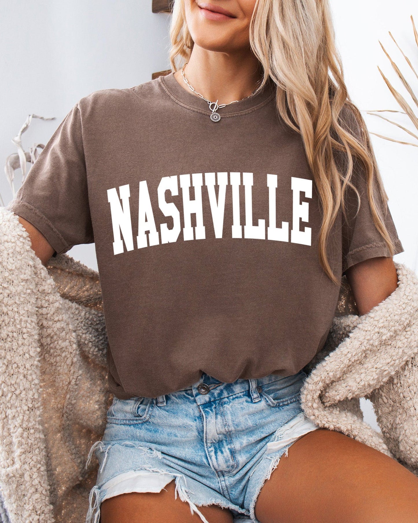Nashville City Comfort Colors T-Shirt – Garment-Dyed Vintage Travel Graphic Tee Espresso
