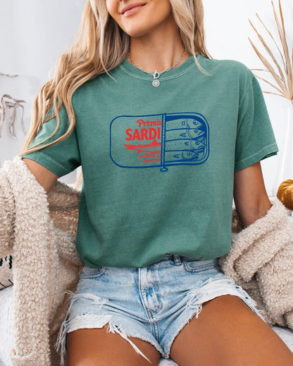 Sardines & Salmon Fish Comfort Colors T-Shirt – Nature Camping Hiking Outdoor Can Graphic Tee Light Green
