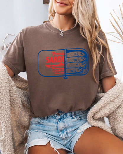 Sardines & Salmon Fish Comfort Colors T-Shirt – Nature Camping Hiking Outdoor Can Graphic Tee Espresso