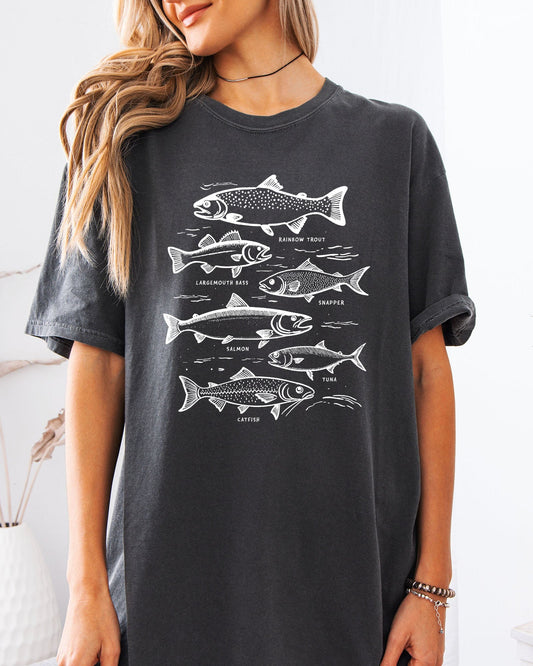 Sardines & Salmon Fish Comfort Colors T-Shirt – Nature Camping Hiking Outdoor Can Graphic Tee Pepper
