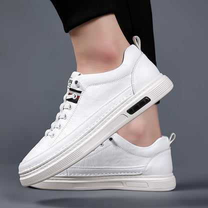 Trendy and versatile men's casual shoes, board shoes, leather soft soled breathable leather shoes White
